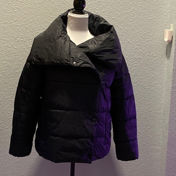 Banana Republic Petite Funnel-Neck Puffer Jacket NWT - Picture 3 of 13